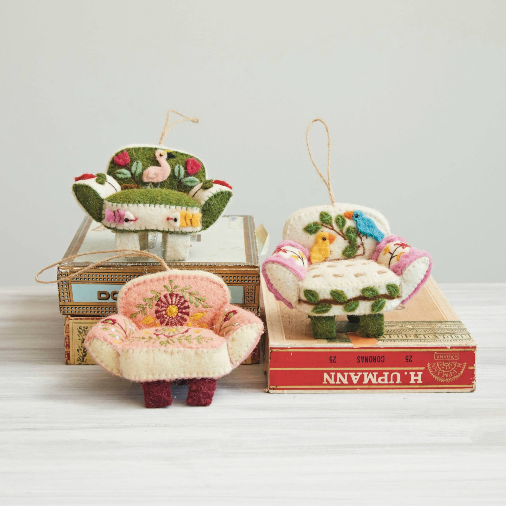 Hello Honey® 3.5" Handmade Wool Felt Sofa Chair Ornament with Applique & Hand-Embroidery Set